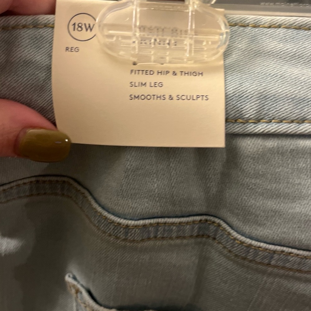 ‼️SALE ‼️ Light high rise skinny denim, new with tags, 18W - Picture 4 of 5